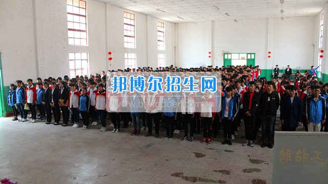 馨知心集團(tuán)、云南動(dòng)高鐵普鐵公司、上海大眾等多家單位在我校舉辦招聘會(huì)
