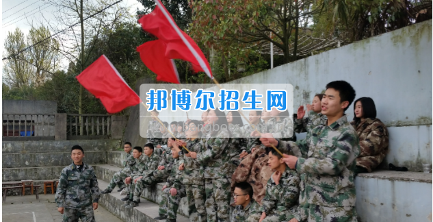 2017年貴陽(yáng)行知科技職業(yè)學(xué)校中專(zhuān)部與高中部舉行籃球友誼賽