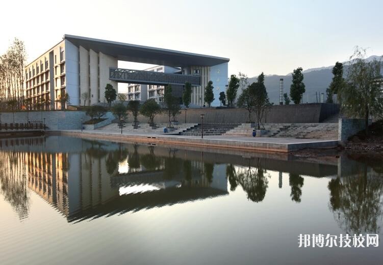 重慶農(nóng)業(yè)機(jī)械化學(xué)校怎么樣、好不好