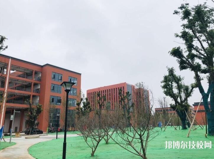 重慶五一高級(jí)技工學(xué)校2020年報(bào)名條件、招生要求、招生對(duì)象