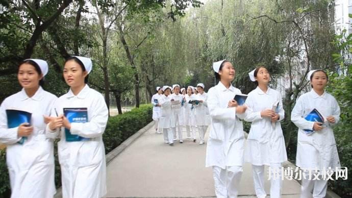  重慶渝東衛(wèi)生學(xué)校2020年報名條件、招生要求、招生對象