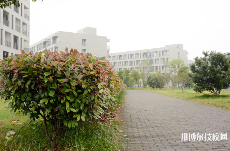 江蘇丹陽中等專業(yè)學校2020年報名條件、招生要求、招生對象