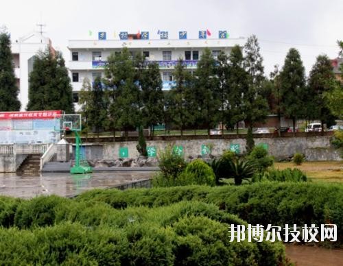 貞豐職業(yè)技術(shù)學(xué)校2020年報(bào)名條件、招生要求、招生對(duì)象
