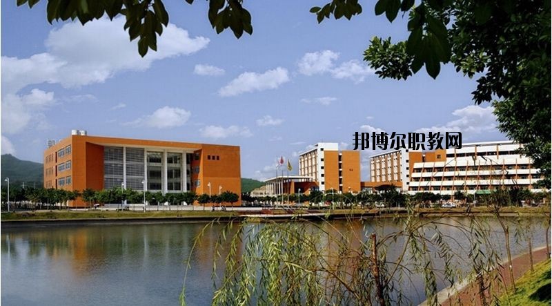 仙桃新亞電腦中等職業(yè)學校2020年報名條件、招生要求、招生對象
