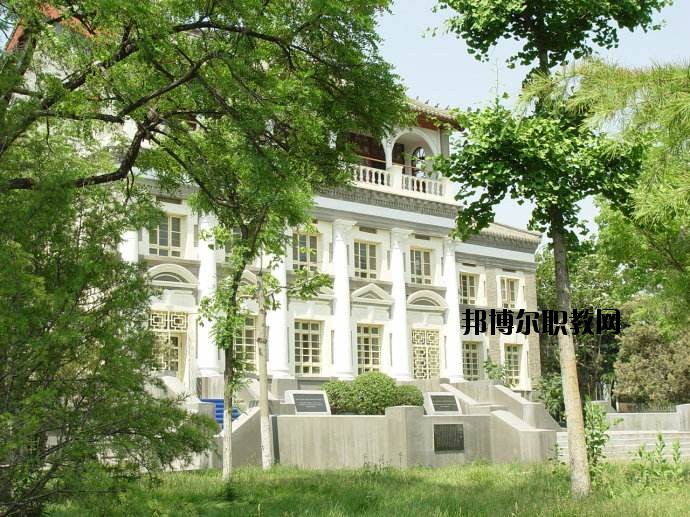 鶴峰職業(yè)技術(shù)學(xué)校怎么樣、好不好