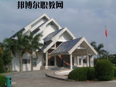 曲靖羅平職業(yè)技術(shù)學(xué)校2020年報名條件、招生要求、招生對象