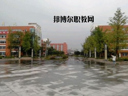 四川江油工業(yè)學(xué)校2020年報(bào)名條件、招生要求、招生對(duì)象