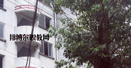 廣西工貿(mào)職業(yè)技術(shù)學(xué)校2020年報(bào)名條件、招生要求、招生對象 