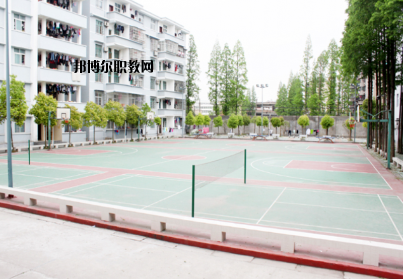 湖北潛江衛(wèi)生學(xué)校2020年報(bào)名條件、招生要求、招生對(duì)象