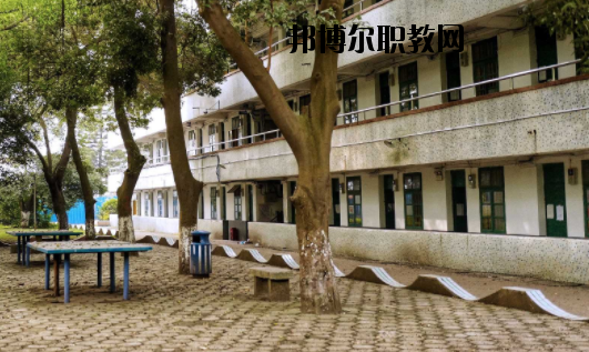 柳州汽車運(yùn)輸技工學(xué)校2020年報(bào)名條件、招生要求、招生對(duì)象