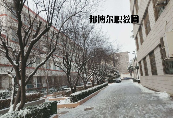 河南平頂山外國語學(xué)校2021年報名條件、招生要求、招生對象