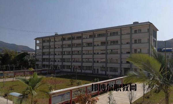 孟連縣職業(yè)高級中學(xué)2020年報(bào)名條件、招生要求、招生對象