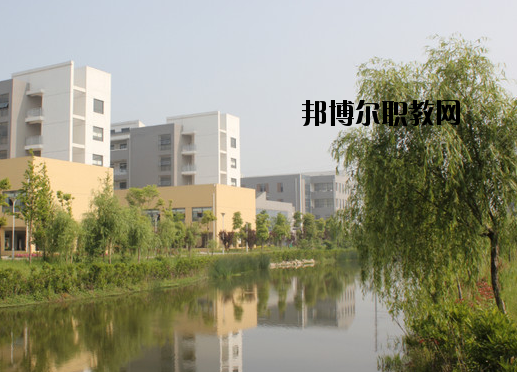 蕪湖師范學(xué)校2020年報名條件、招生要求、招生對象