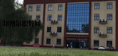 河南工業(yè)和信息化高級(jí)技工學(xué)校2021年報(bào)名條件、招生要求、招生對象