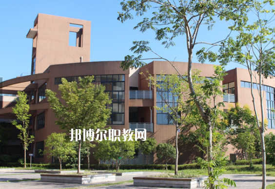 黃山東華技工學(xué)校2020年報(bào)名條件、招生要求、招生對(duì)象