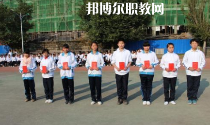 重慶市墊江縣第二職業(yè)中學(xué)校2021年報(bào)名條件、招生要求、招生對象