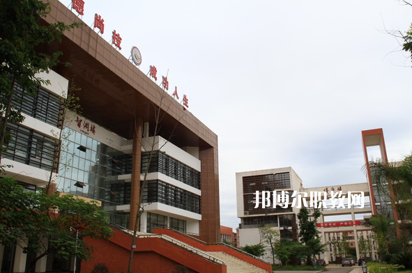 重慶開縣巨龍中等職業(yè)技術(shù)學(xué)校2021年報(bào)名條件、招生要求、招生對(duì)象