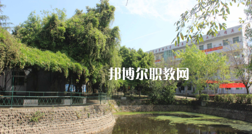 成都青華職業(yè)學(xué)校怎么樣、好不好