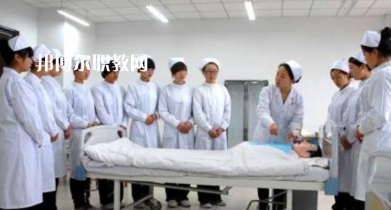 曲靖衛(wèi)生學(xué)校2021年報(bào)名條件、招生要求、招生對象