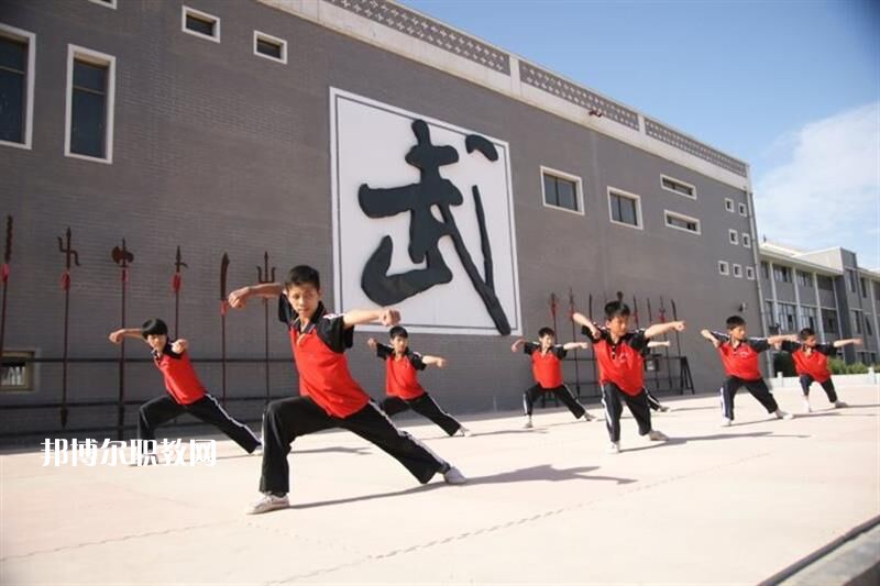 平?jīng)鲠轻嘉奈鋵W(xué)校2022年學(xué)費(fèi)、收費(fèi)多少