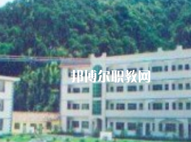 冕寧縣職業(yè)技術(shù)學校2022年報名條件、招生要求、招生對象