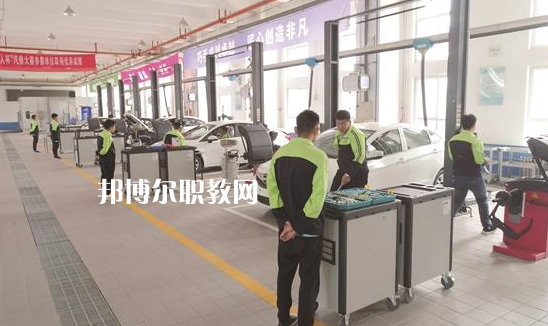 河北曲陽雕刻學(xué)校2022年學(xué)費、收費多少
