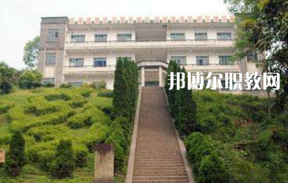 保山市昌寧縣職業(yè)技術學校2022年報名條件、招生要求、招生對象