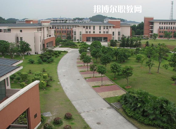 富寧縣民族職業(yè)高級中學(xué)2022年報名條件、招生要求、招生對象