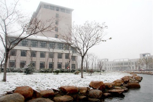 江蘇省連云港工貿(mào)高等職業(yè)技術學校2022年報名條件、招生要求、招生對象
