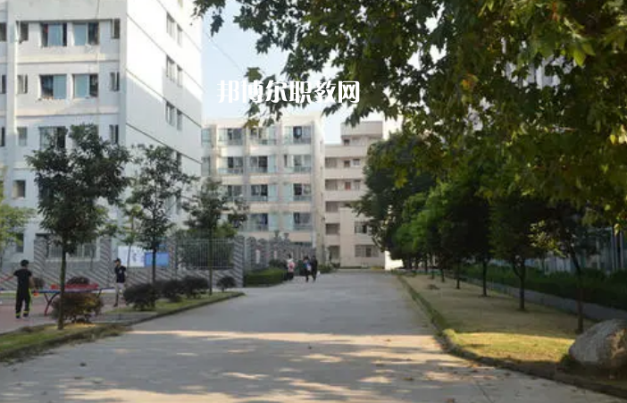 遂寧職業(yè)技術(shù)學校2022年學費、收費多少