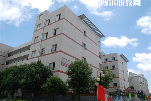 太湖職業(yè)技術(shù)學(xué)校2022年報名條件、招生要求、招生對象