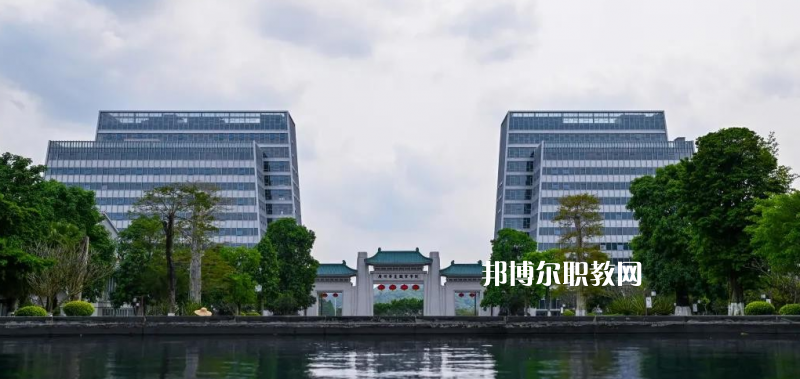 廣東華夏技工學(xué)校2022年報名條件、招生要求、招生對象