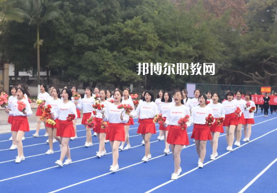 內(nèi)江鐵路機(jī)械學(xué)校怎么樣、好不好