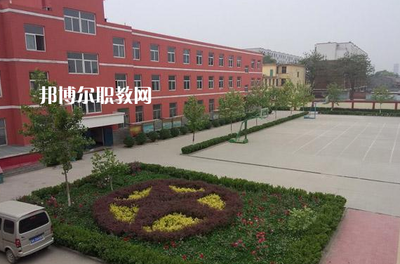 曲靖財經學校2022年招生辦聯(lián)系電話