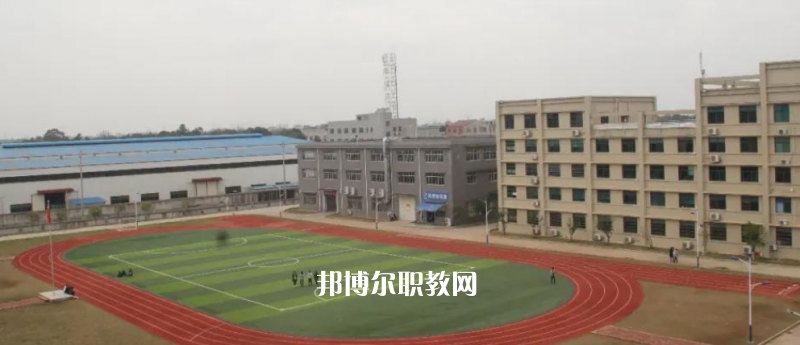 曲靖衛(wèi)生學校2022年報名條件、招生要求、招生對象