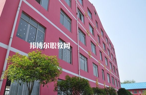 麗江民族中等專業(yè)學校2022年報名條件、招生要求、招生對象