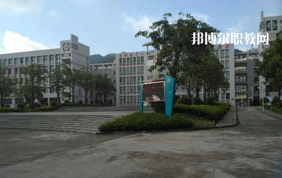 揭陽捷和職業(yè)技術學校2022年招生辦聯(lián)系電話