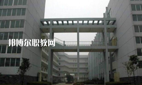武漢經濟技術開發(fā)區(qū)職業(yè)技術學校2022年招生辦聯(lián)系電話