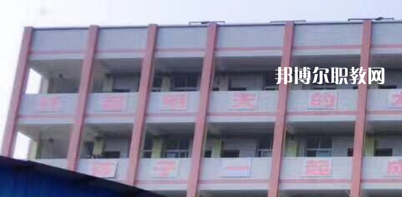 威遠縣聯(lián)想職業(yè)技術(shù)學(xué)校2023年報名條件、招生要求、招生對象