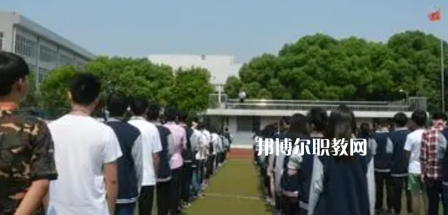 江蘇省錫山中等專業(yè)學(xué)校地址在哪里，哪個地區(qū)，哪個城市?