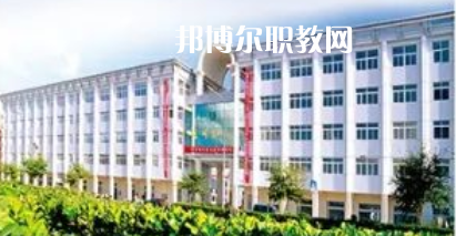 南通市通州區(qū)建筑職工中等專業(yè)學(xué)校地址在哪里，哪個(gè)地區(qū)，哪個(gè)城市?