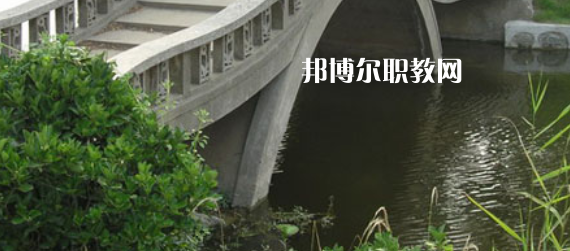 淮安市洪澤區(qū)技工學(xué)校地址在哪里，哪個(gè)地區(qū)，哪個(gè)城市?