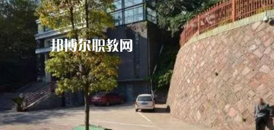 金華藝術(shù)學(xué)校地址在哪里，哪個(gè)地區(qū)，哪個(gè)城市?