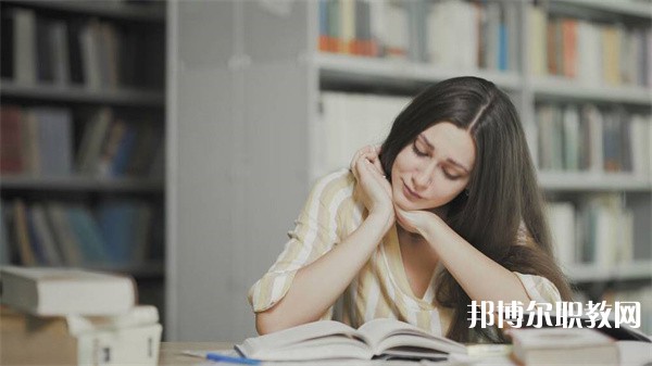 云南省昆明鐵路機(jī)械學(xué)校有哪些招生專(zhuān)業(yè)（2023年）