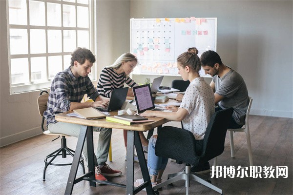 湖北哪里的中職學(xué)校能讀機(jī)電技術(shù)應(yīng)用(3D打印技術(shù))專(zhuān)業(yè)