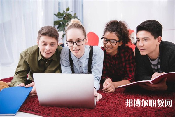 湖北哪里的中職學(xué)校能讀計算機(jī)調(diào)試與應(yīng)用專業(yè)