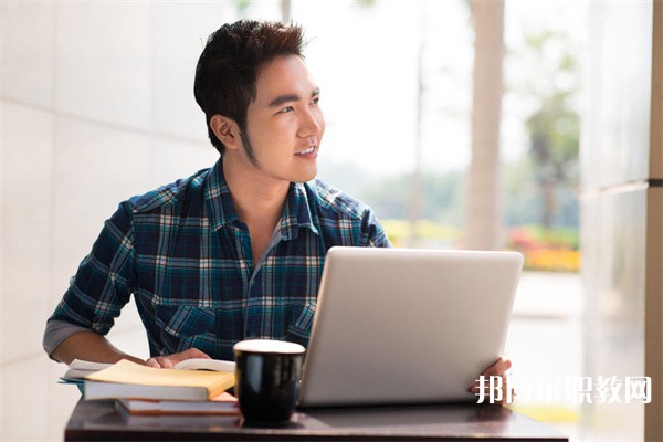 湖北哪里的中專學校能讀中醫(yī)康復保健專業(yè)