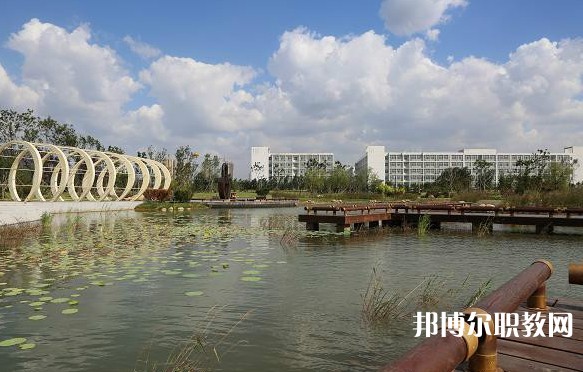2024鞍山市現(xiàn)代服務(wù)學(xué)校招生計劃 招生人數(shù)是多少(附要求、條件、對象)