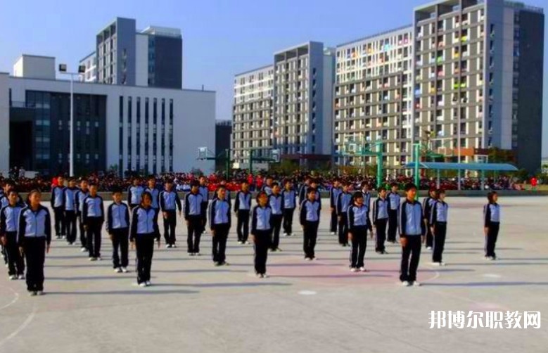 安徽2025年鐵路學(xué)校中專升大?？际裁? width=